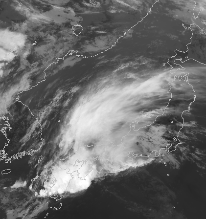 九州で雨雲が次々発達