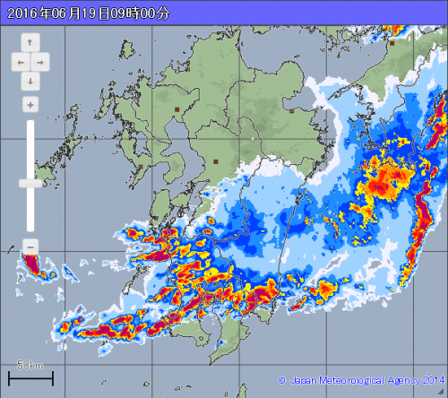 同じ場所に積乱雲がかかり続けるバックビルディング現象